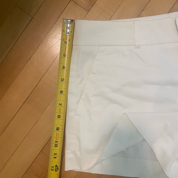 BNWOT - Club Monaco White Cotton Shorts - Size 4 - Perfect for Summer! 🍾 ☀️ - Picture 6 of 6